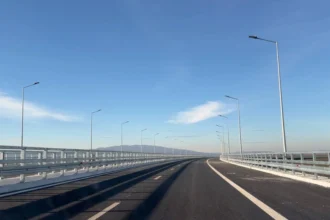 2025 la transporturi 146 km noi de autostrada si drum expres 75 km de cale ferata receptionati 13 trenuri noi si 20 de locomotive modernizate pentru cfr calatori 69527c96d8e8b