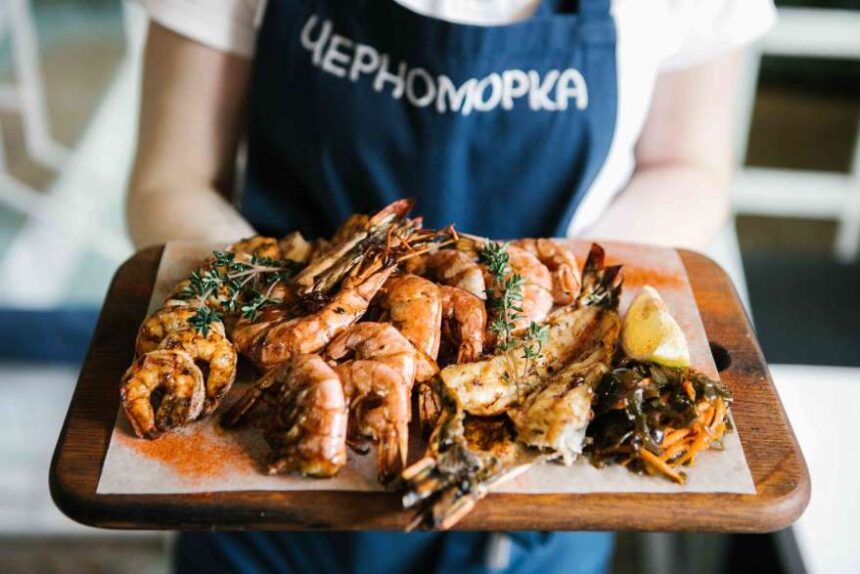 Chernomorka, rețeaua ucraineană de restaurante cu tematică marină, își deschide porțile în Unirea Shopping Center din București 1 chernomorka lantul ucrainean de restaurante cu specific pescaresc deschide la bucuresti in unirea shopping center 695121cd87c05
