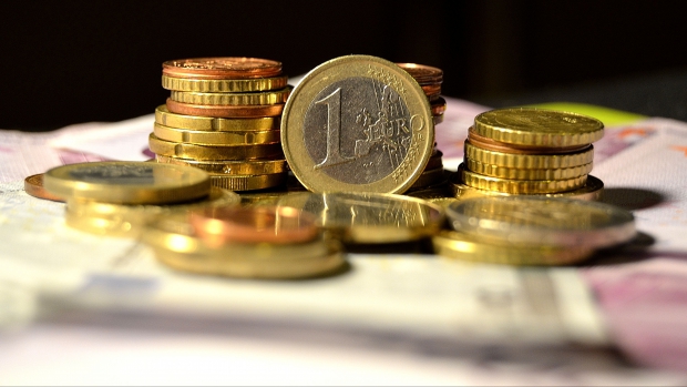 curs valutar euro bate toate recordurile in 2026 un curs de 52 lei este foarte probabil impozitul pentru marile companiiimca loveste direct in cei mai saraci romani cfa 694302eecbae1