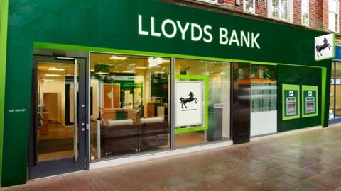 lloyds to shut invoice financing ft reports 695264ab10cdd