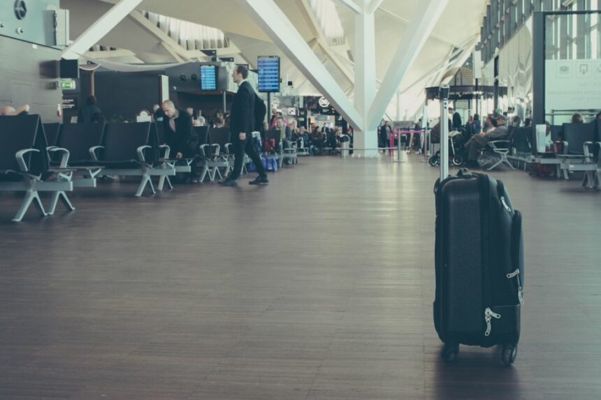O companie aeriană importantă cu tarife reduse ar putea suspenda diverse zboruri către România 1 o mare companie aeriana low cost ar putea elimina mai multe rute catre romania 695963cd17e97