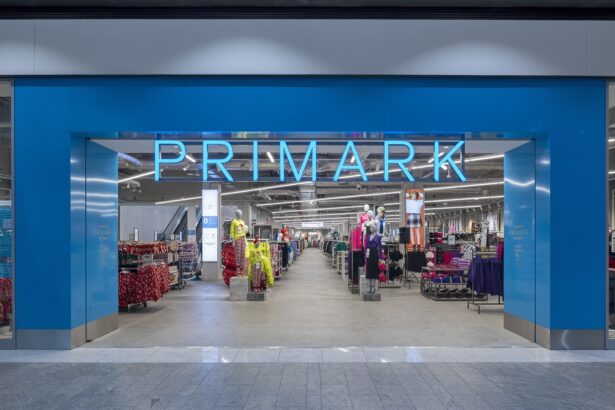 primark isi va dubla reteaua de magazine din romania cu primele deschideri la sibiu si bacau 695fd0ef8e673