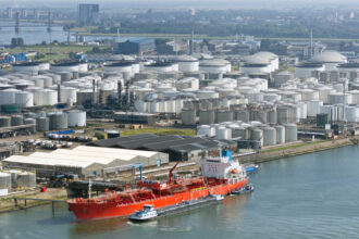 rusia a trimis un submarin pentru a escorta un petrolier pe care sua incearca sa l confiste in venezuela 695e294cc17b6