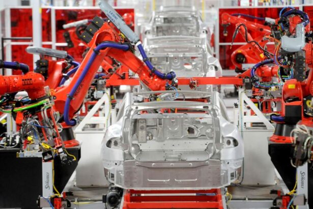 tesla vrea sa investeasca 20 de miliarde de dolari majoritatea in masini autonome si roboti humanoizi ce modele dispar 697b648f74a40