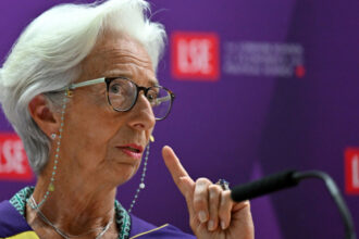 ultimul act al celei care se autointituleaza doamna criza a europei christine lagarde vom trai intr o lume fragmentata 696278d704741