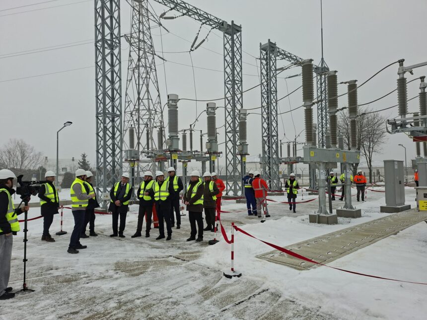 Investiție de peste 6 milioane de euro în rețelele de distribuție din Suceava, aducând avantaje pentru 31.500 de consumatori 1 delgaz grid a finalizat lucrari de peste 6 milioane de euro in judetul suceava la retelele de distributie de care vor beneficia 31 500 de consumatori 699486397b593