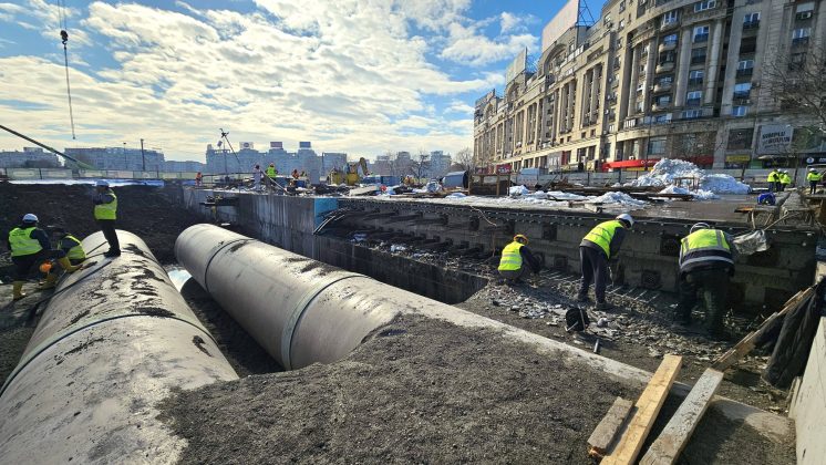 Reabilitarea planșeului Unirii: prima fază a renovării plăcii de beton din inima Capitalei a fost finalizată. Când va fi terminată întreaga lucrare 1 foto planseul unirii a fost finalizata prima etapa de refacerii a placii de beton din centrul capitalei cand e gata toata lucrarea 699ed06778b6c
