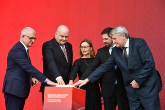 compania croata ina parte a grupului mol a finalizat lucrarile de modernizare de la rafinaria rijeka unitatea va putea sa prelucreze de acum 4 milioane de tone de petrol pe an 69b1a3266b92a