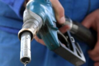 pretul benzinei a spart pragul de 3 dolari galonul in sua 69a683aded5c0
