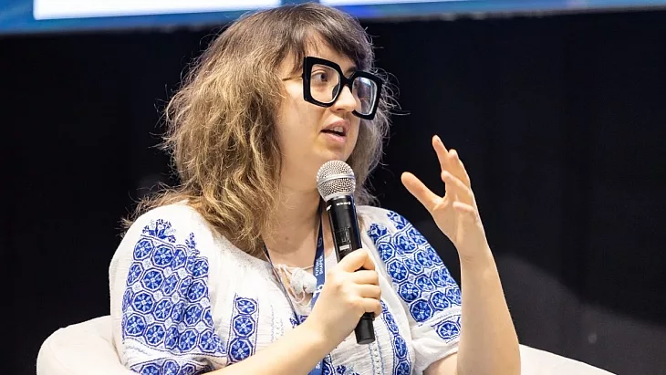 Sabina Mihăilescu, Între vecini: Cetățeanul, cheia unei tranziții energetice echitabile 1 sabina mihailescu intrevecini tranzitia energetica justa trebuie sa inceapa de la cetatean 69b2589b99a75