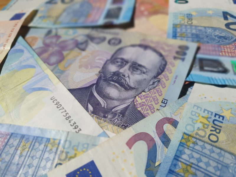Statul respinge sistematic propunerile băncilor, iar dobânzile pe care le plătim sunt cele mai mari din Europa. Nanu, Trezorerie: Deocamdată, ne permitem acest lux 1 statul refuza pe banda rulanta ofertele bancilor platim cele mai mari dobanzi din europa nanu trezorerie ne permitem momentan 69b9b599c3f76