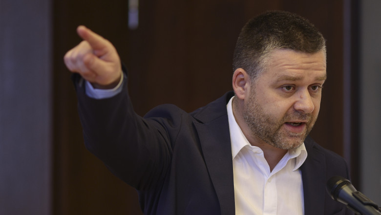 video ciprian ciucu avertizeaza conducerea stb luati deciziile pentru care sunteti acolo si sunteti platiti daca nu plecati toti 69c52e820bbf2