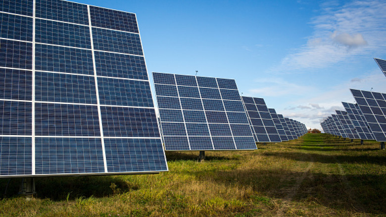 Bolojan: Majoritatea avizelor tehnice pentru conectarea la rețelele electrice vizează inițiativele speculative 1 bolojan 90 din avizele tehnice de racordare la retelele electrice sunt pentru proiecte speculative 69d693a08dd38