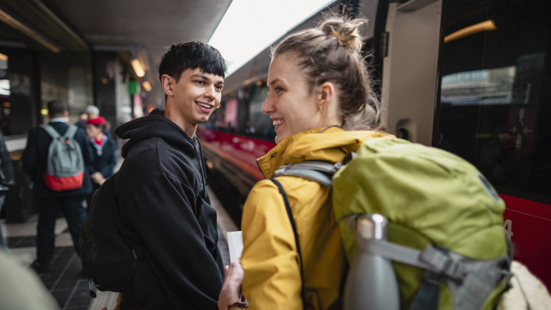 Tinerii români de 18 ani au ocazia să exploreze Europa fără costuri prin programul DiscoverEU. Ce cerințe trebuie să îndeplinească? 1 tinerii de 18 ani din romania pot calatori gratuit in europa prin programul discovereu ce conditii trebuie indeplinite 69d8893d8313d