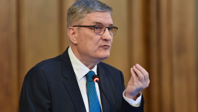 Daniel Dăianu dezvăluie: „Cotele unice nu sunt o soluție echitabilă, argumentele sunt ridicole” 1 video daniel daianu despre impozitul progresiv argumentele ca echitabila este cota unica mi se par ridicole 69e9db999e812