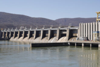 hidroelectrica aloca peste 4 milioane lei pentru mentenanta sistemelor de automatizare de la portile de fier 6a0183e5c328d