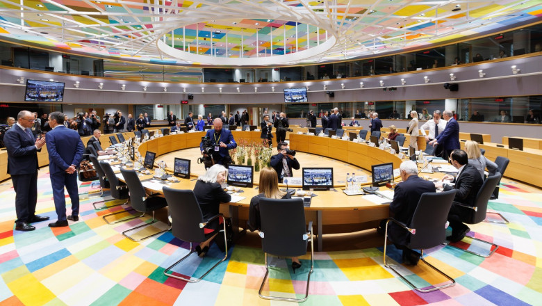 Bruxelles se pregătește pentru un nou potențial cutremur financiar: UE explorează măsuri pentru asigurarea lichidităților bancare 1 bruxelles ul se pregateste pentru un posibil nou soc bancar ue cauta solutii pentru lichiditatile institutiilor de credit 6a325000c9027