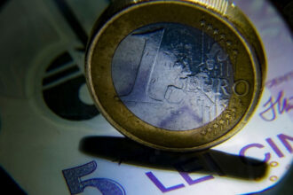 raport bce romania face progrese limitate catre adoptarea euro inflatia si deficitul excesiv printre principalele obstacole 6a3bd321b3220